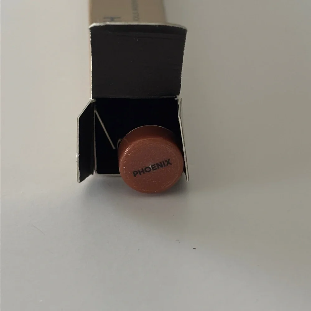 Hourglass Voyeur Eyeshadow Stick in Phoenix
